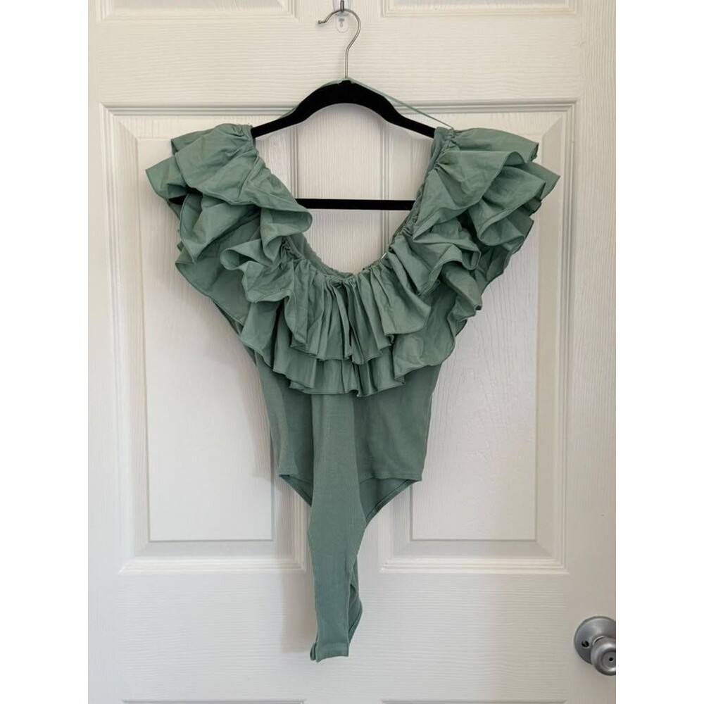 Zara Women’s L Sage Green Ruffle Off Shoulder Bodysuit